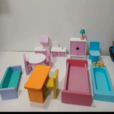 Lot 13 meubles et accessoires en bois